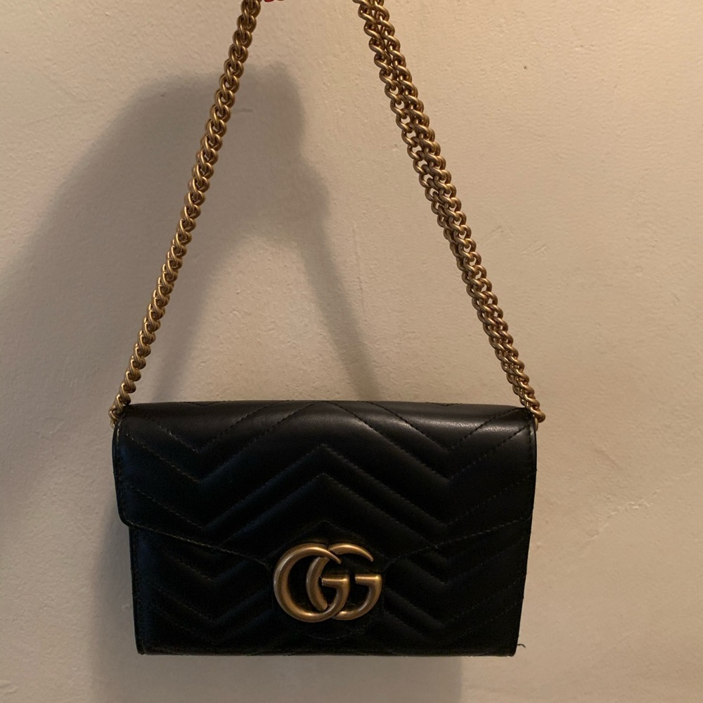 Gucci marmont matelasse gg wallet on chain